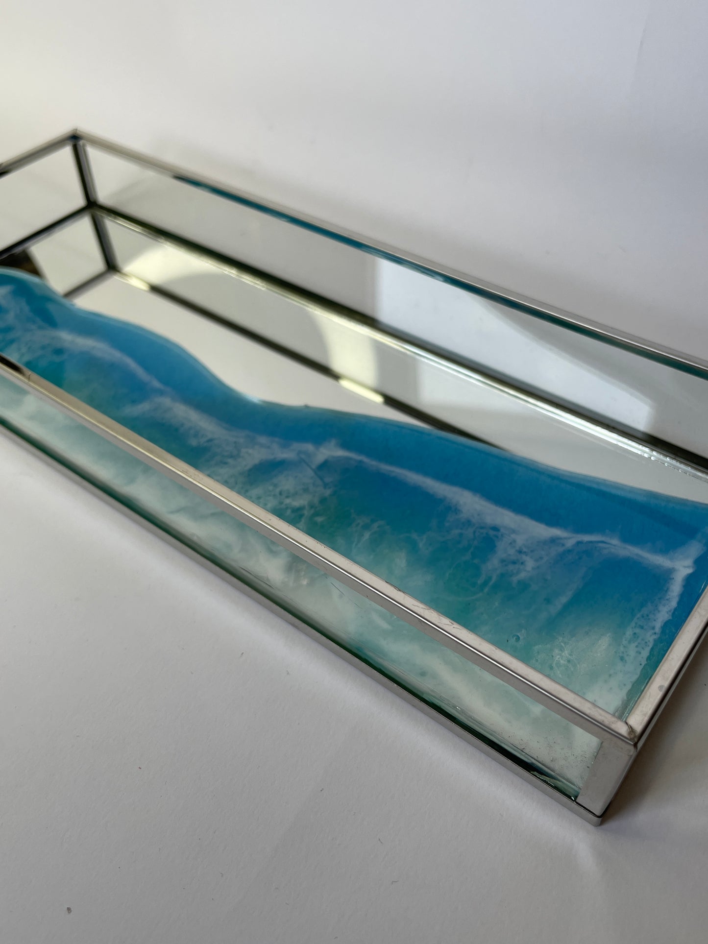 Bandeja de metal y cristal