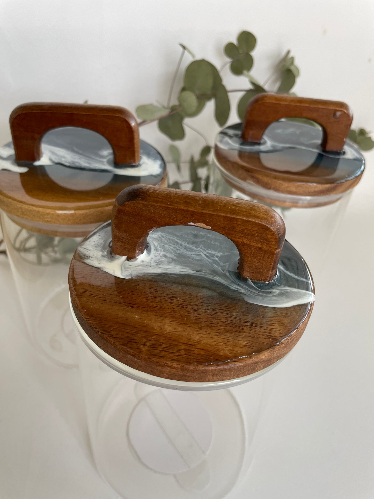 Tarros cristal con tapa en madera y resina