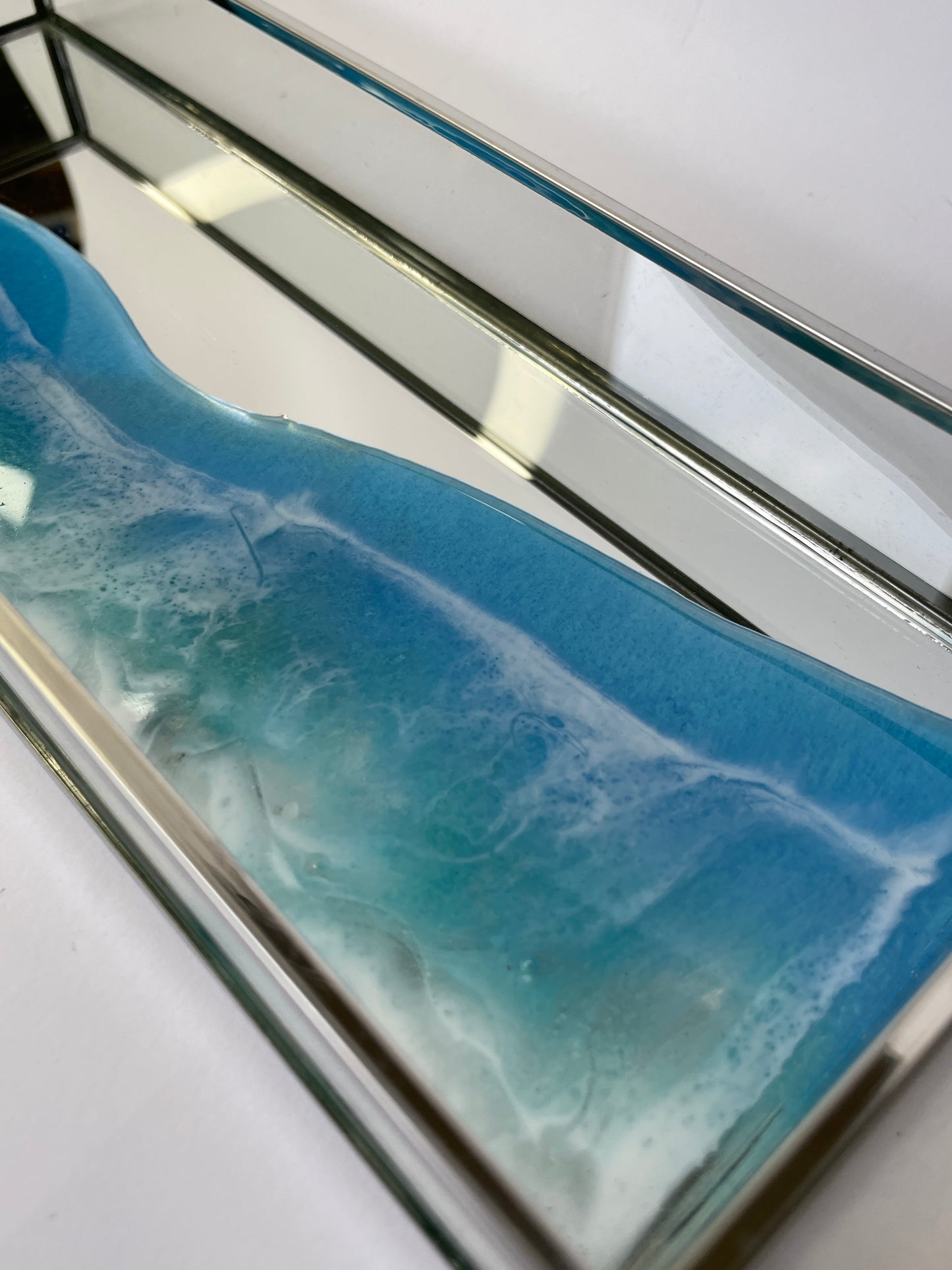 Bandeja de metal y cristal