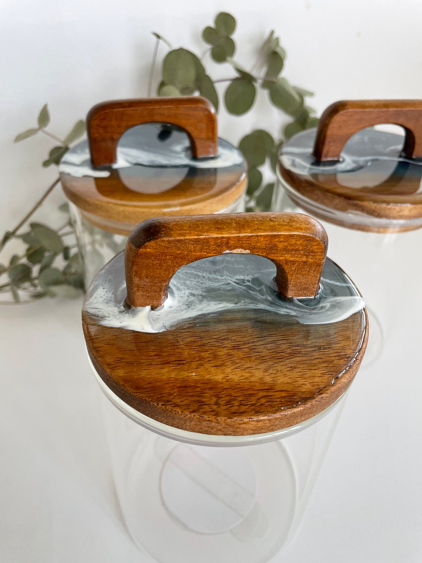 Tarros cristal con tapa en madera y resina