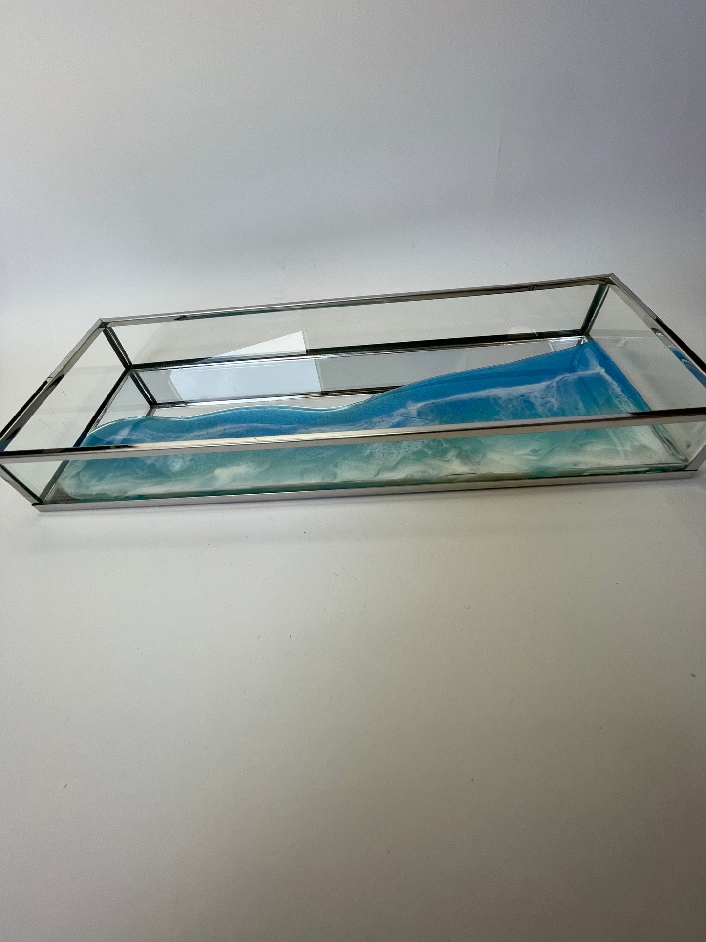 Bandeja de metal y cristal